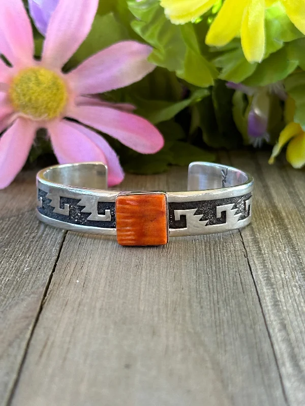 Mens Cuff Bracelets with a Masculine DesignNavajo Made Spiny Oyster & Sterling Silver Cuff Bracelet