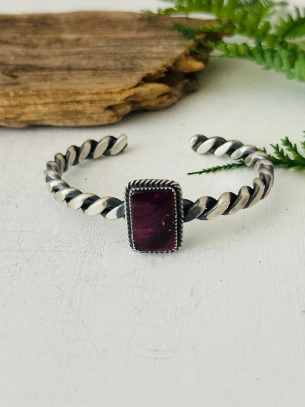 Vintage - Inspired Cuff Bracelets with Floral MotifsNavajo Made Purple Spiny Oyster & Sterling Silver Cuff Bracelet