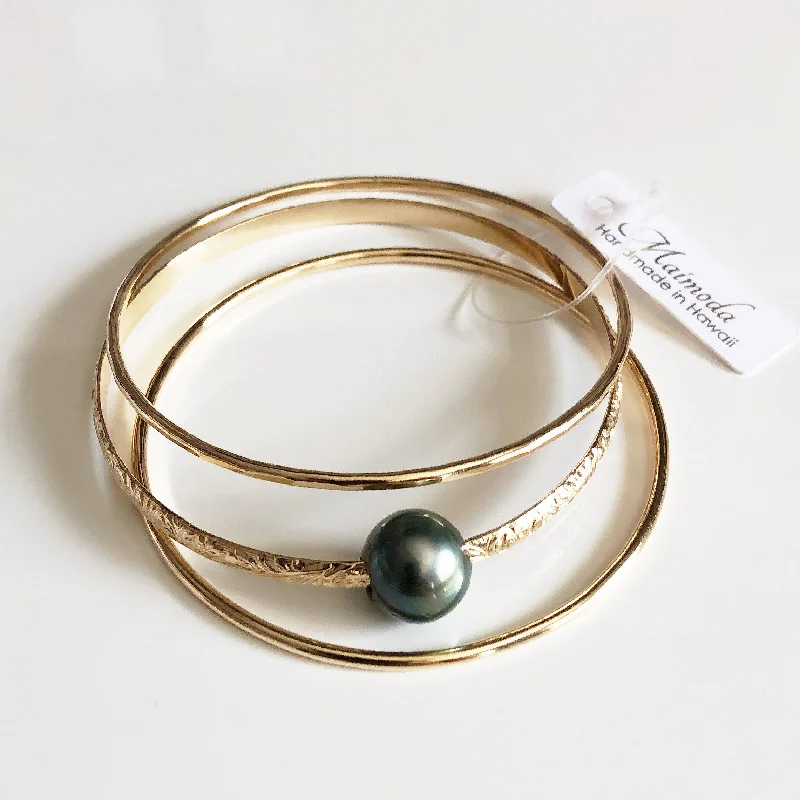 Solid Gold Bangles with Intricate EngravingsMOANI bangles set - tahitian pearl (B431)