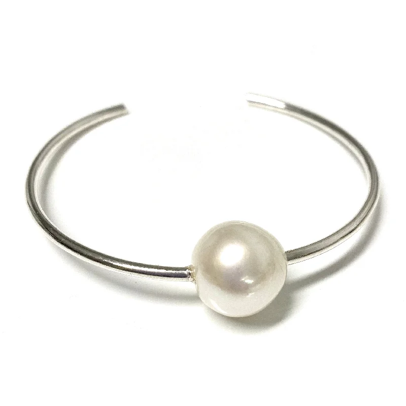 Adjustable Leather Bangles for a Bohemian StyleCuff COCO - white pearl (B446)