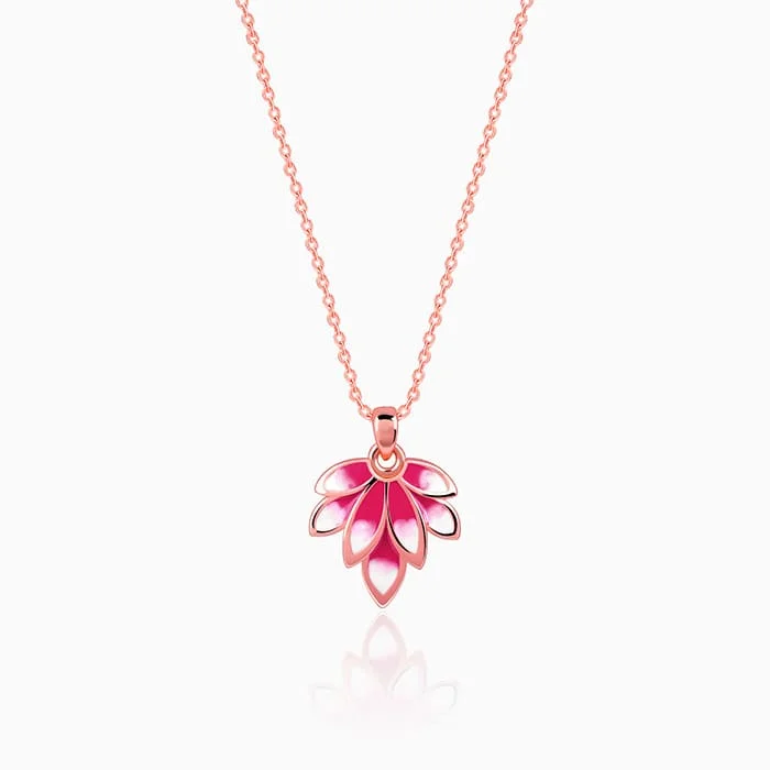 Nature - Inspired Pendant Necklaces with Leaf or Flower DesignsRose Gold Wing it Pendant With Link Chain